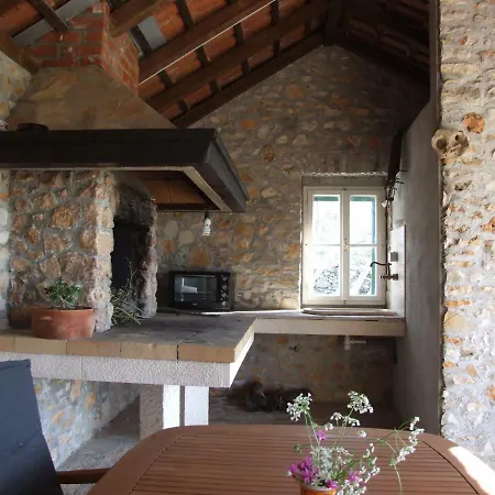 בית נופש Katia *